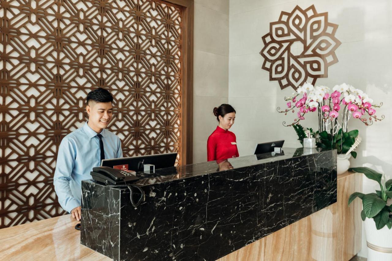 Phu Thang Grand Hotel Duc Hoa Extérieur photo