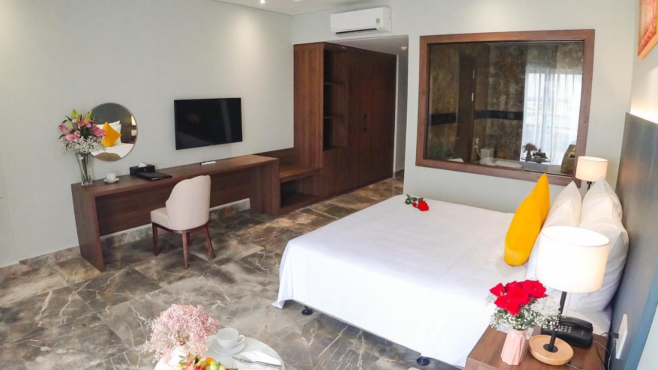 Phu Thang Grand Hotel Duc Hoa Extérieur photo