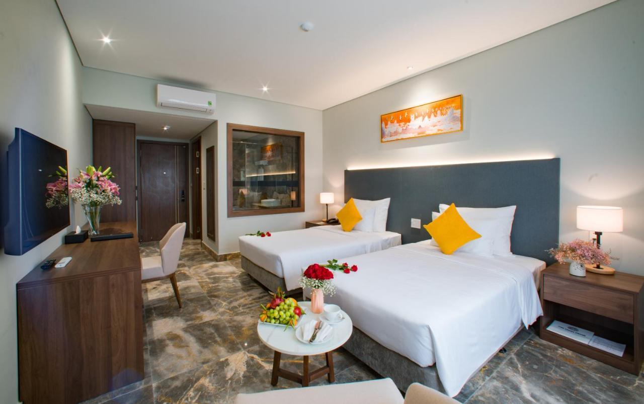 Phu Thang Grand Hotel Duc Hoa Extérieur photo